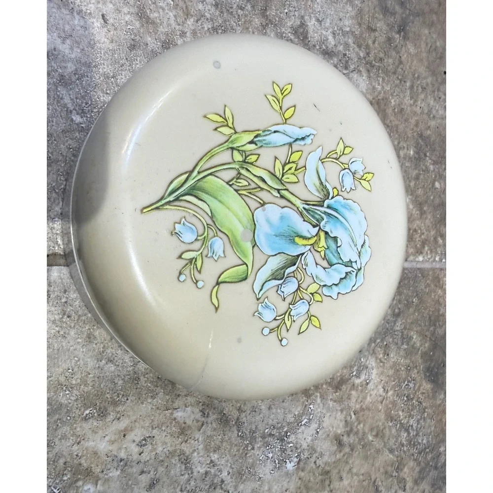 Vintage Avon Beauty Dust Powder‎ Box Blue Floral Vanity Container 1970s